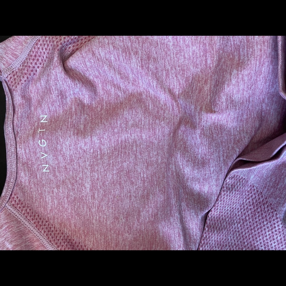 Women NVGTN size small crop pink top